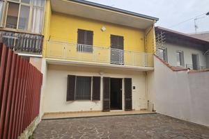 Villetta a schiera di 136 m² con 4 locali e box au
