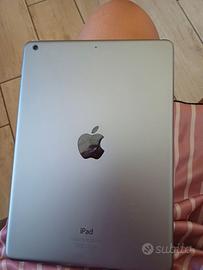 Ipad A1474 seminuovo con custodia