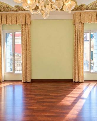 Appartamento di 270 m² con più di 5 locali a Venez