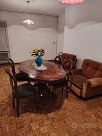 TAVOLO PIÙ 2 POLTRONE E SEDIE