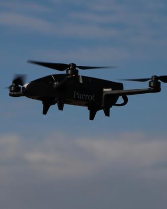 Parrot Bluegrass Sequoia camera multispettrale