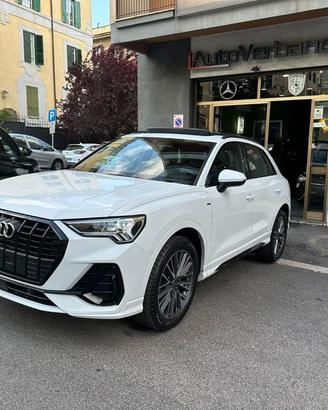 AUDI Q3 35 TDI 150CV S TRONIC IDENTITY BLACK-P.C