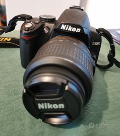 Nikon D3000 kit 18-55mm VR