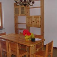 Tavolo 8 posti 185x80 in Abete chiaro con sedie