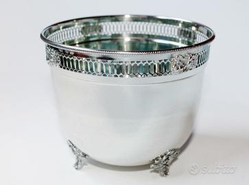 Vaso lavorato in argento massiccio 800