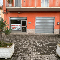 Locale commerciale 70 mq - Viale dei Minatori, Som