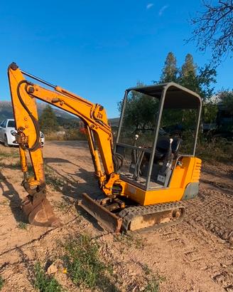Escavatore JCB