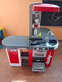 Cucina giocattolo 