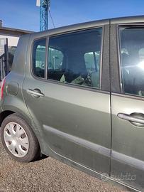Porta posteriore dx RENAULT MODUS del 2005