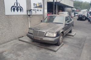 MERCEDES CLASSE E 2.5 TD 1994 605911  PER RICAMBI