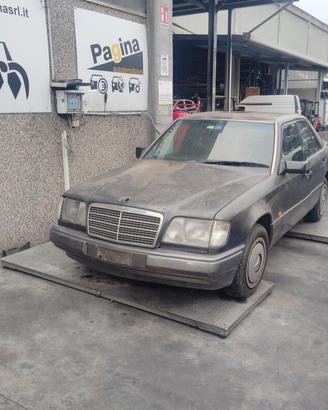MERCEDES CLASSE E 2.5 TD 1994 605911  PER RICAMBI