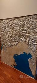 Quadro con carta geografica 