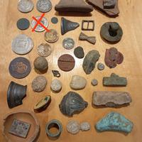 Monete e altri oggetti trovati 