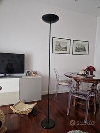 lampada da terra nera di designed