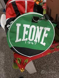 borsone Leone usato davvero 3 volte - Sports In vendita a Bari