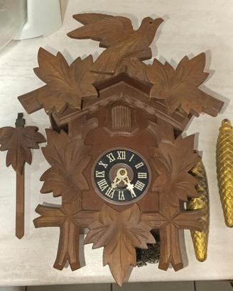 Orologio a Cucù Vintage in Legno Intagliato