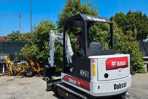 E249-Escavatore Bobcat 328 28 q