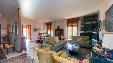 Attico luminoso e prestigioso con terrazzo panoram