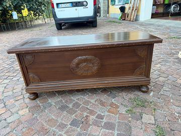 Cassapanca in legno