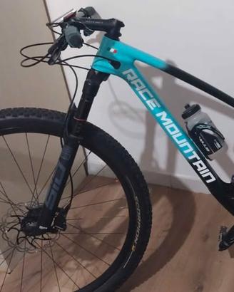 MTB full telaio carbonio