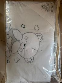 Paracolpi + piumino sfoderanile+ lenzuola