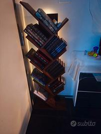 libreria in legno ad albero con led 