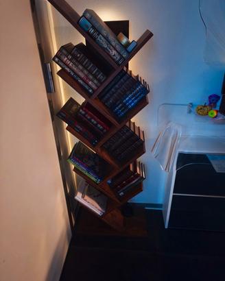 libreria in legno ad albero con led 