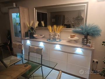 Set di 3 pezzi mobili in legno bianco illuminati