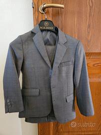 Completo grigio da bambino tre pezzi 