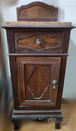 2 Comodini primi del 900  in legno massello