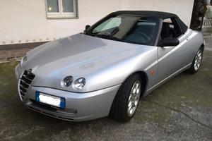 Alfa Romeo Spider 2.0 jts