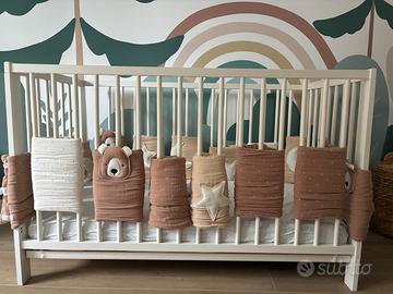 Lettino con sbarre per bambino