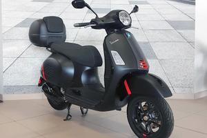 Piaggio Vespa GTS 300 Supersport HPE