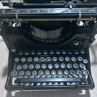 Macchina da scrivere Underwood 30