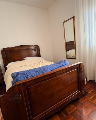 Letto e comò in legno massello