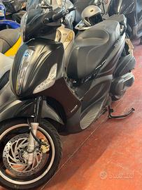 Beverly 350 POLICE NERO OPACO