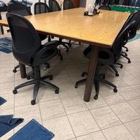 Tavolo riunioni/showroom in legno massello eCorten