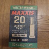 Camera d'aria 20" Maxxis Welter Weight valvola pre