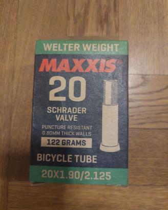 Camera d'aria 20" Maxxis Welter Weight valvola pre