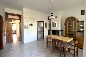 APPARTAMENTO INDIPENDENTE con GARAGE E TERRENO