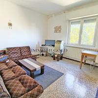 Bilocale con balcone,cantina e box