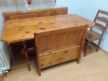 tavolo con  panche 1 grande 1 piccole e 1 ancolare