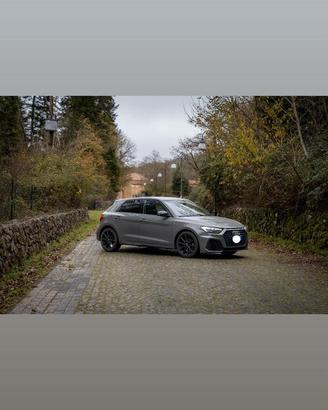 Audi a1 identity black 35 tfsi 150cv