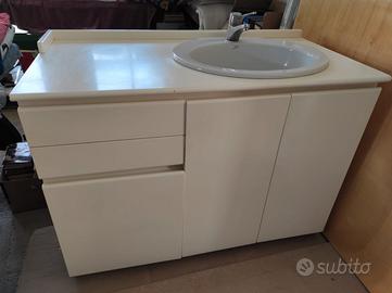 Mobile con lavabo Ideal standard