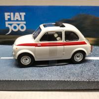 MODELLO  AUTO FIAT NUOVA 500 WHITE FASCIA ROSSA