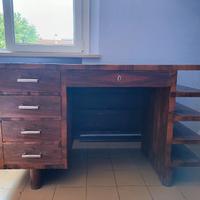 Scrivania anni 40 impiallacciata in noce