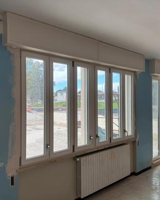 2 Finestre PVC 3 ante avorio complete tapparelle