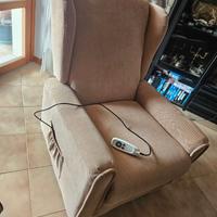 poltrona elettr. anziani con telecomando MAI USATA