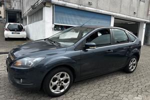 Ford Focus 1.6 (115CV) 5p. Bz.- GPL Ikon