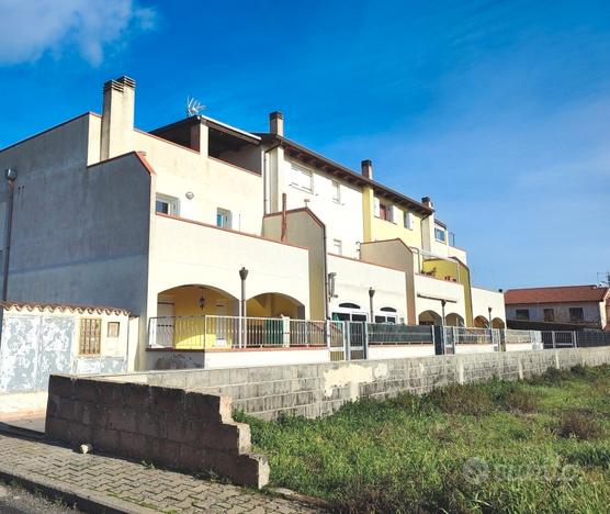 Suni, appartamento con terrazzo e posto auto